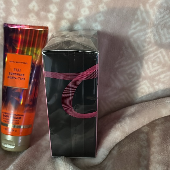(New)Guess girl and Bath & Body Works Fiji Sunshine Guava-Tini Body Cream - Picture 7 of 7